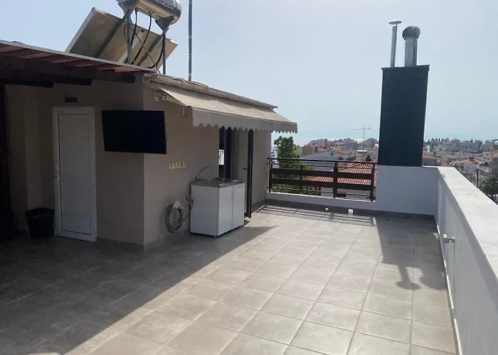 Villa R Lux - 250m From Beautiful And Center Nea Kallikrateia
